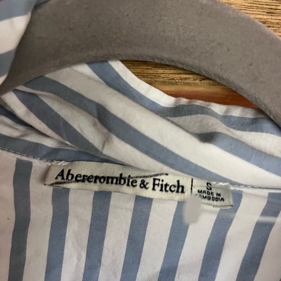 Abercrombie cropped button up - Picture 3 of 3